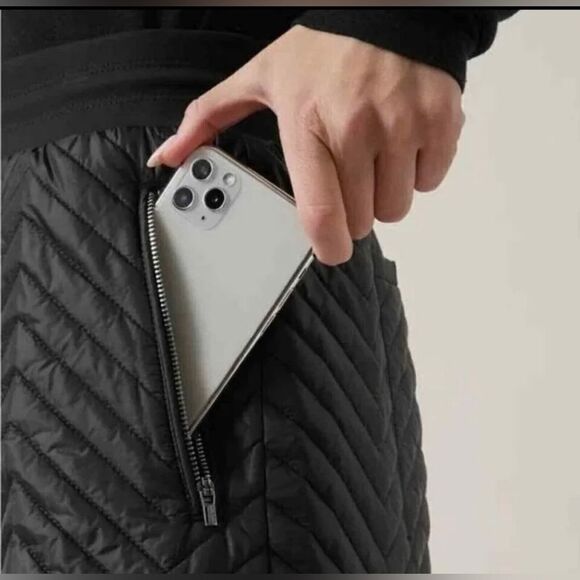 Athleta Apres Quilted Ski Shorts Abalone Grey Size 10 NWT $89 Drawstring Waist - Picture 9 of 11